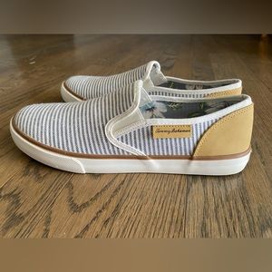 TOMMY BAHAMA | Size 9.5. Excellent condition